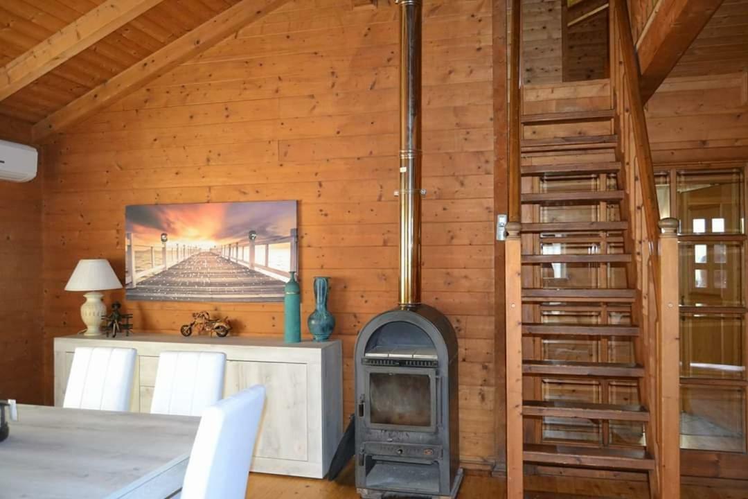 Chalet L Oasi Di Ambra 8 Posti Letto Con Uso Piscina Ardea Ngoại thất bức ảnh