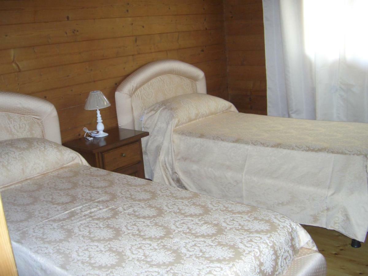 Chalet L Oasi Di Ambra 8 Posti Letto Con Uso Piscina Ardea Ngoại thất bức ảnh