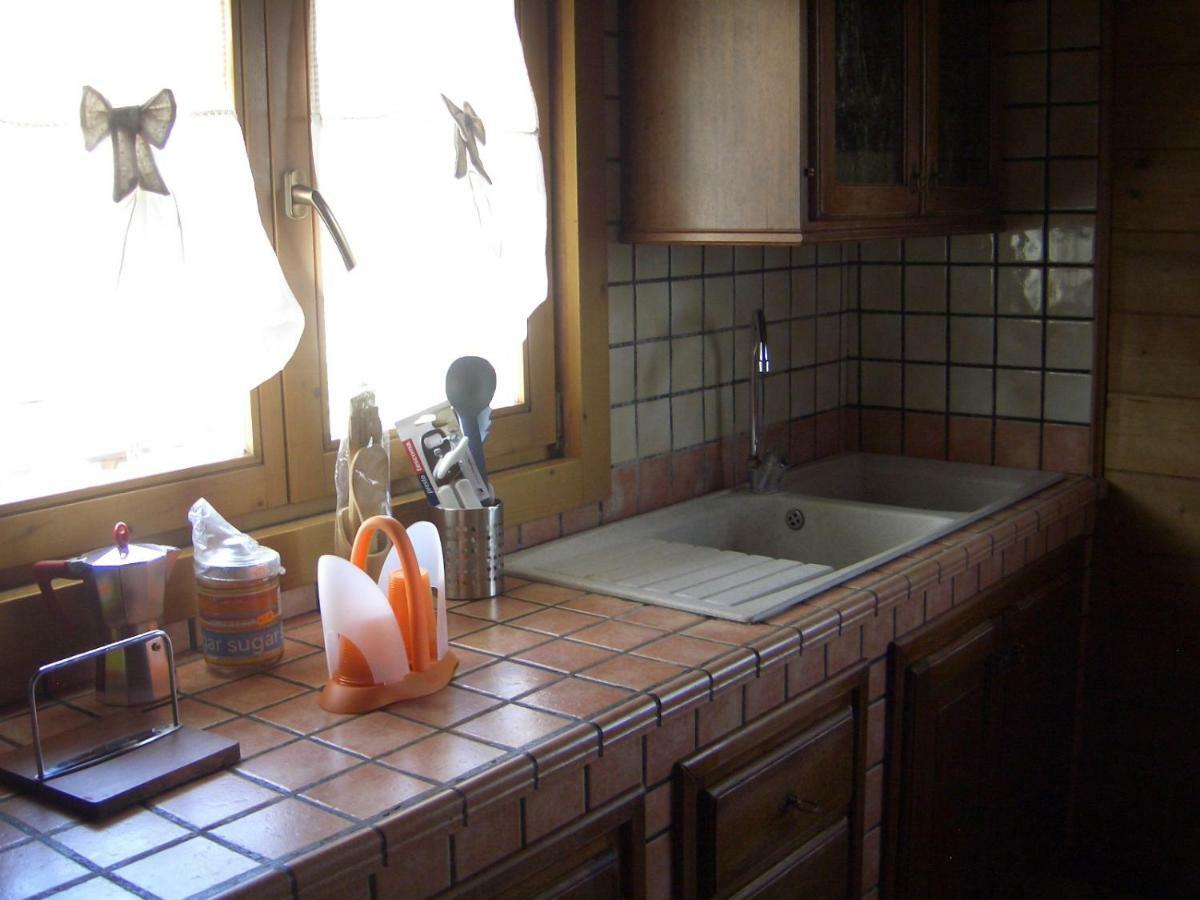 Chalet L Oasi Di Ambra 8 Posti Letto Con Uso Piscina Ardea Ngoại thất bức ảnh