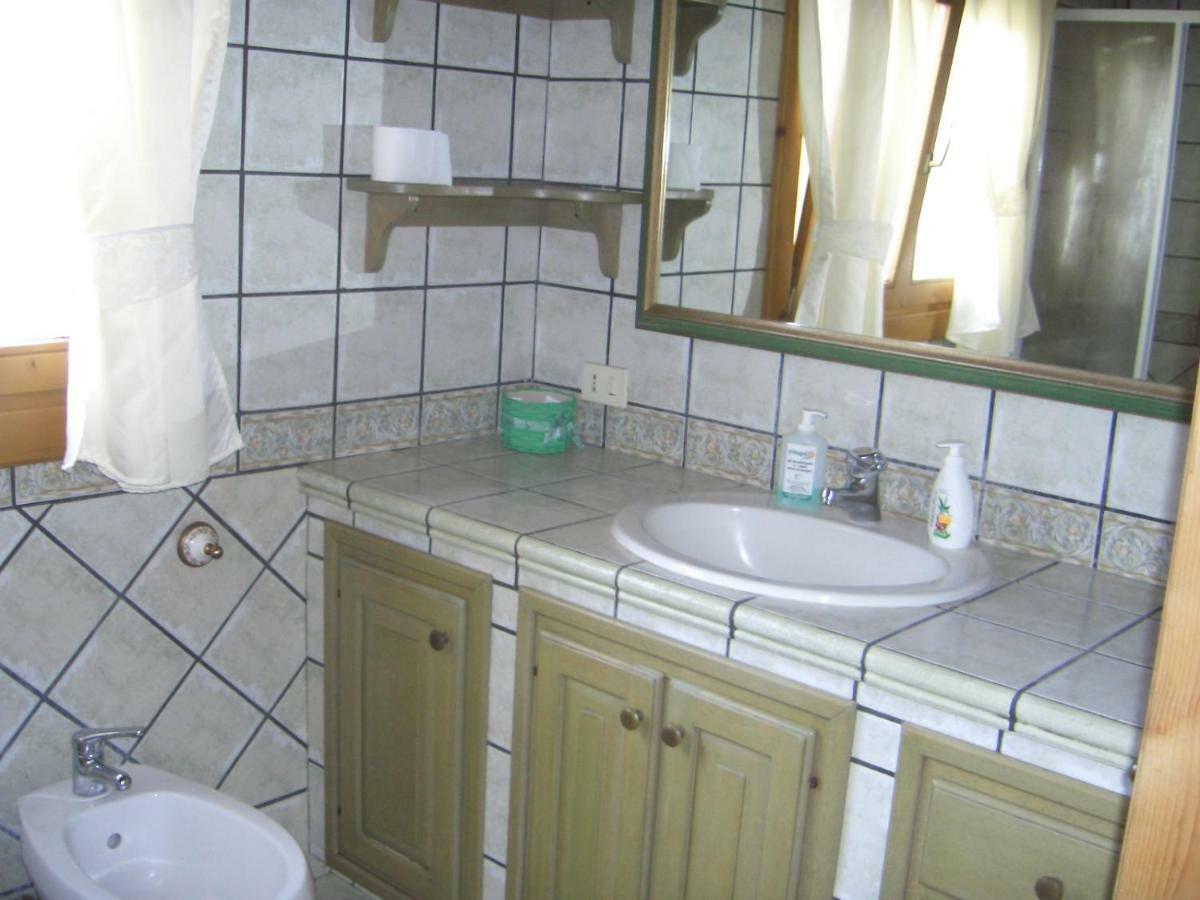 Chalet L Oasi Di Ambra 8 Posti Letto Con Uso Piscina Ardea Ngoại thất bức ảnh