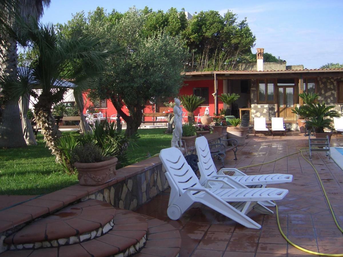 Chalet L Oasi Di Ambra 8 Posti Letto Con Uso Piscina Ardea Ngoại thất bức ảnh